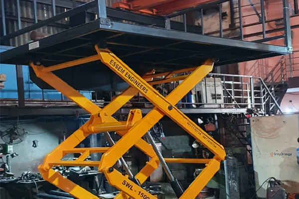Finished double scissor lift rated to 1500 kg